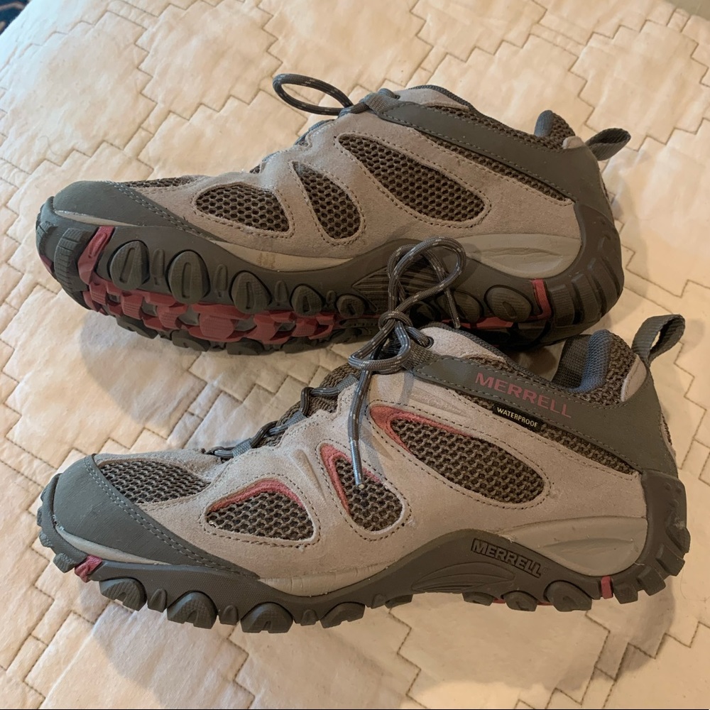 Merrel hiking shoe
